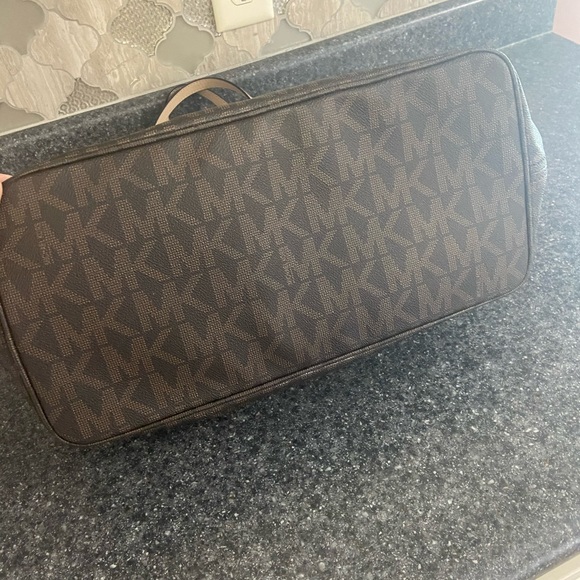 Michael Kors Purse - Picture 3 of 3